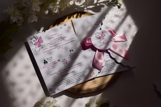 Invitatie Botez cu Plic si Fundita, tema Pisicile Aristocrate - Model B125
