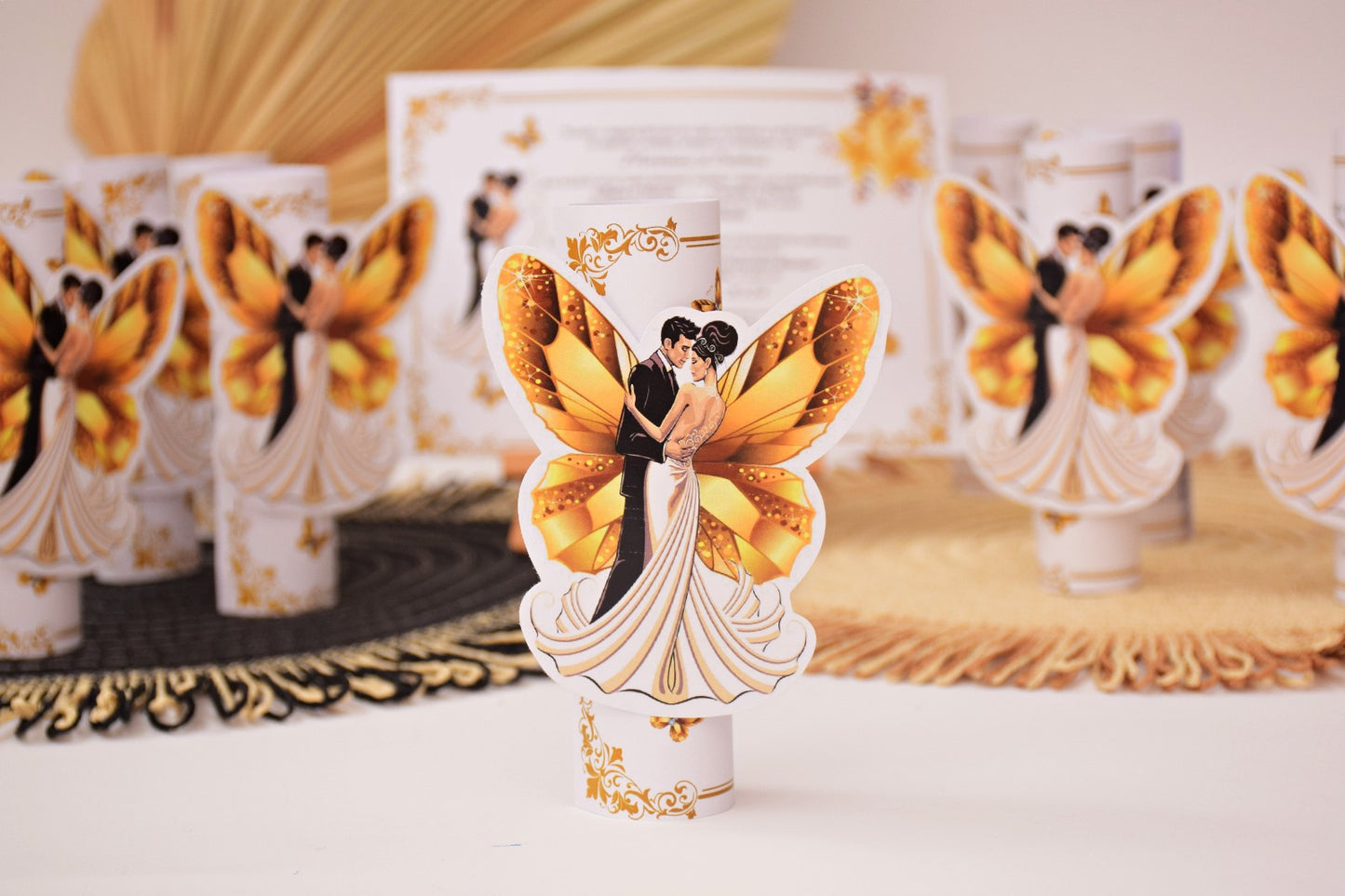 Invitatie Nunta handmade personalizata cu Fluture auriu- Model N22